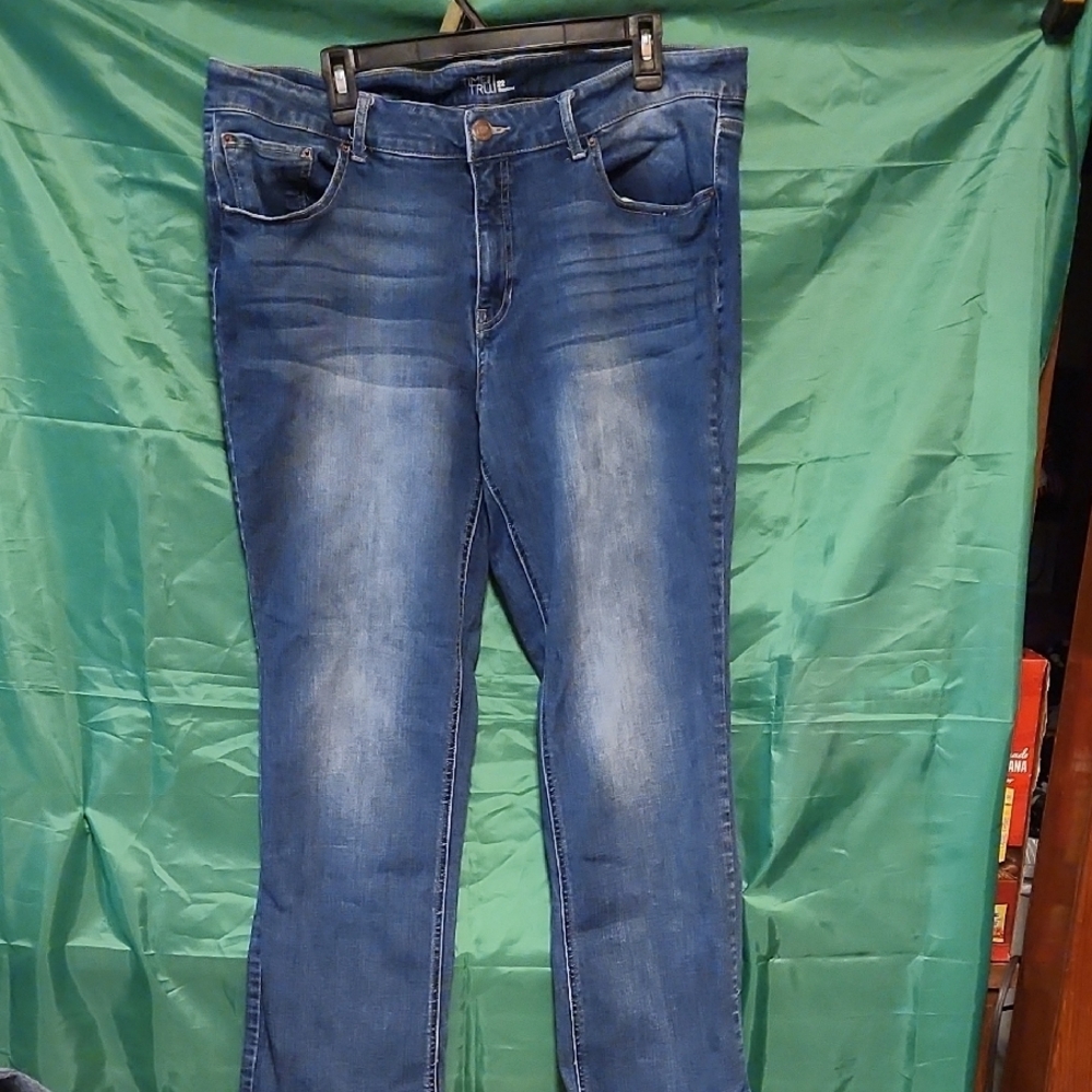 Time and Tru Women's Boot Cut Jeans - Blue